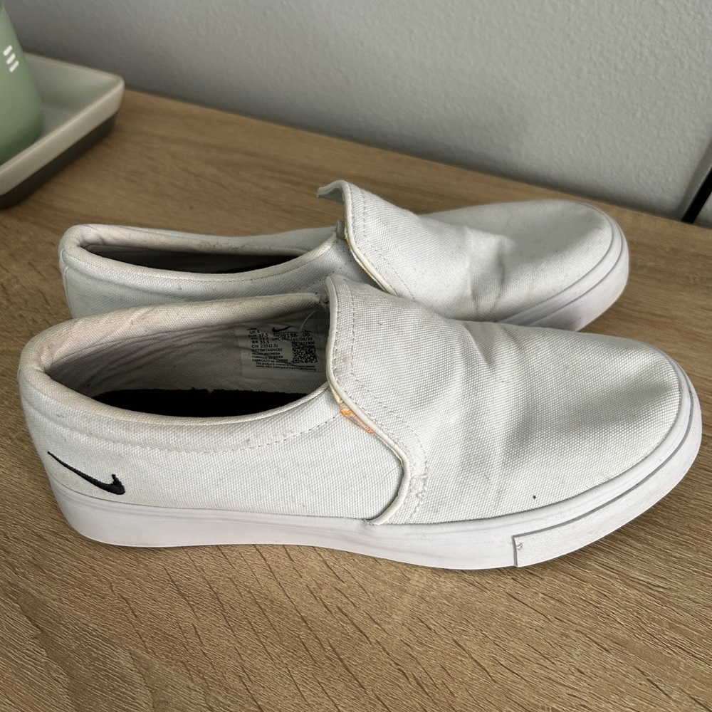 Nike slip on - Picture 2 of 9